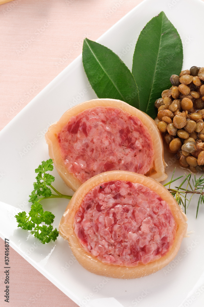 Fette di zampone con lenticchie Fette di zampone con lenticchie