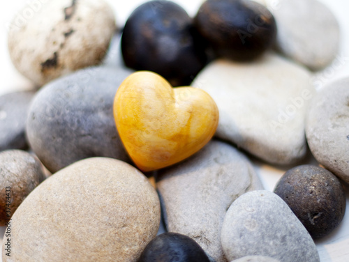 pierre en forme de coeur