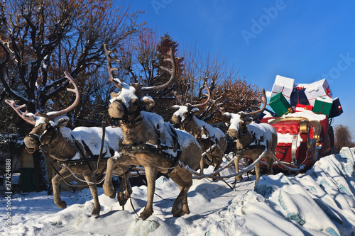 carriage with reindeer