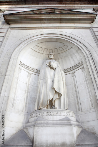 Statue of Sir John Soane photo