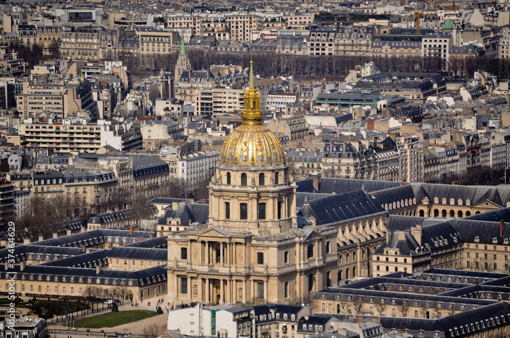 la città di Parigi con i suoi palazzi, monumenti e meraviglie