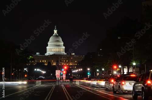 Fototapeta Naklejka Na Ścianę i Meble -  Washington DC - US Capitol at night with street lights