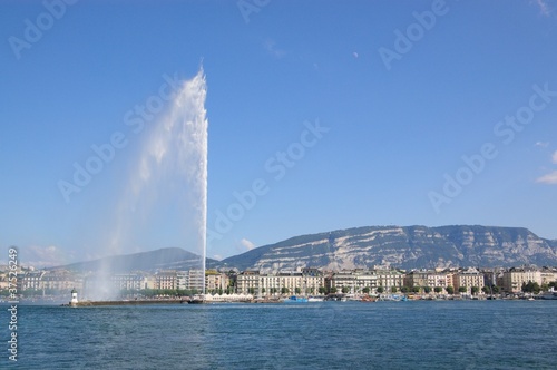 Jet d'Eau fountain in Geneva