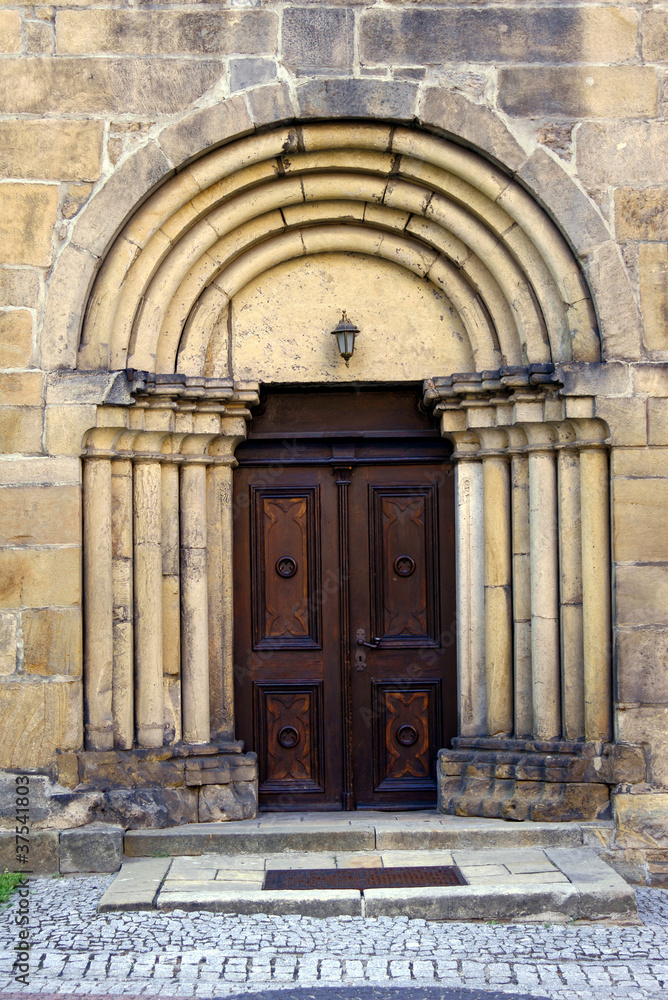 portal wejściowy do kościoła