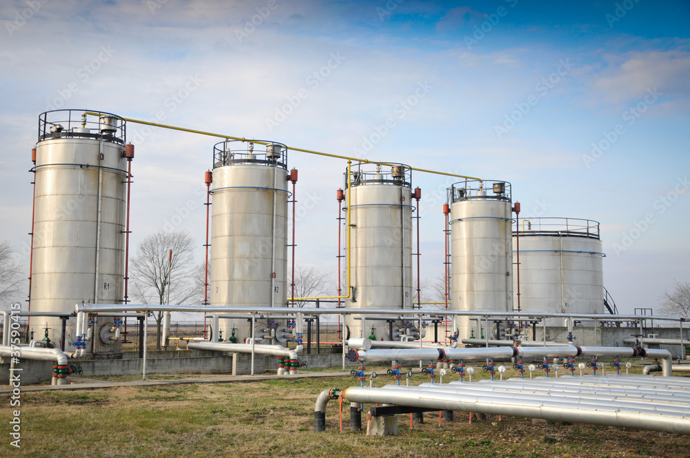 Industries of oil refining and gas-oil storage tanks Industries of oil refining and gas-oil storage tanks