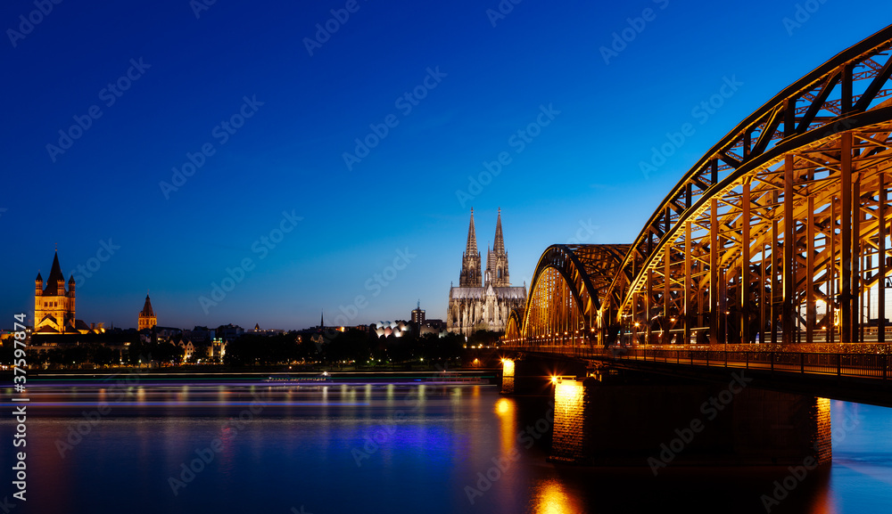 Fototapeta premium Skyline of Cologne