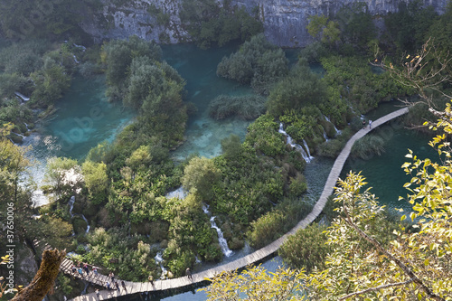 lake plitvice walkway photo