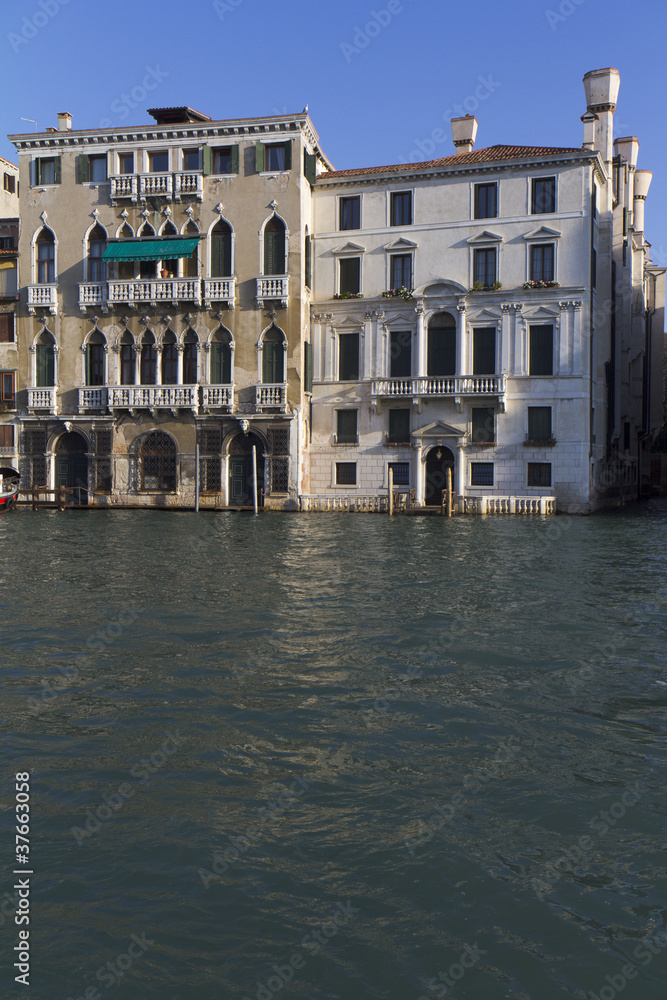 Maisons typiques le long du Grand Canal (Venise)
