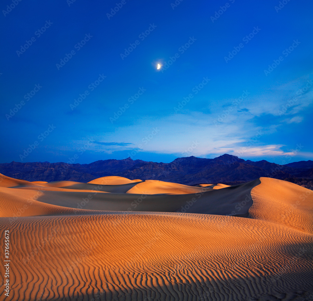 Naklejka premium Moon And Dunes, Death Valley NP, California