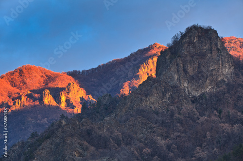 Fototapeta Naklejka Na Ścianę i Meble -  sunrise on a mountain slope