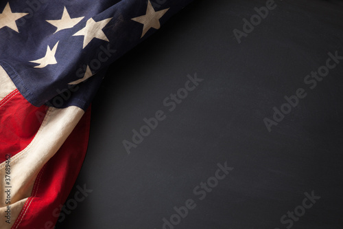 Ταπετσαρία τοιχογραφία Vintage American flag on a chalkboard