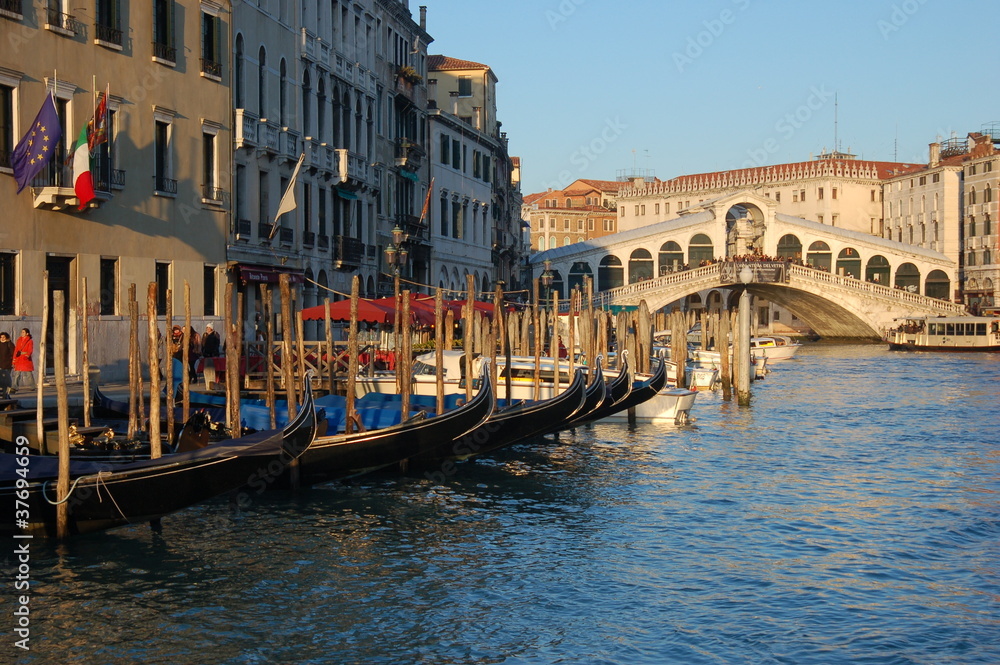 Gondoles et Pont de Rialto