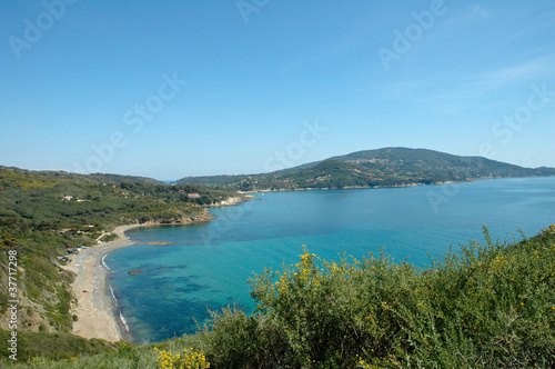 the coast of the island of Elba © Photofollies