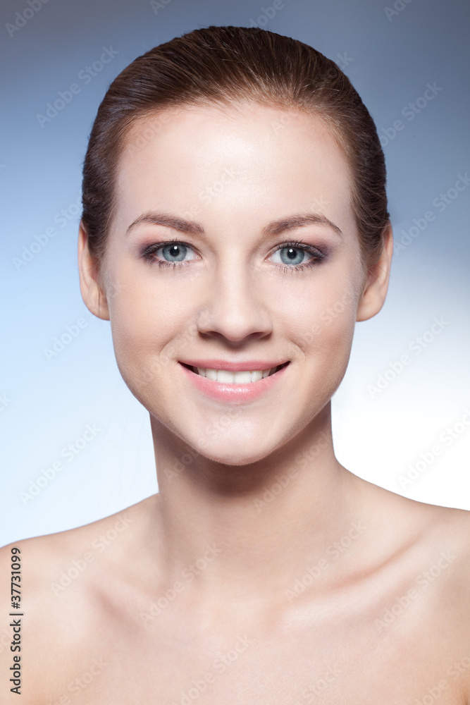 closeup beautiful woman face closeup beautiful woman face
