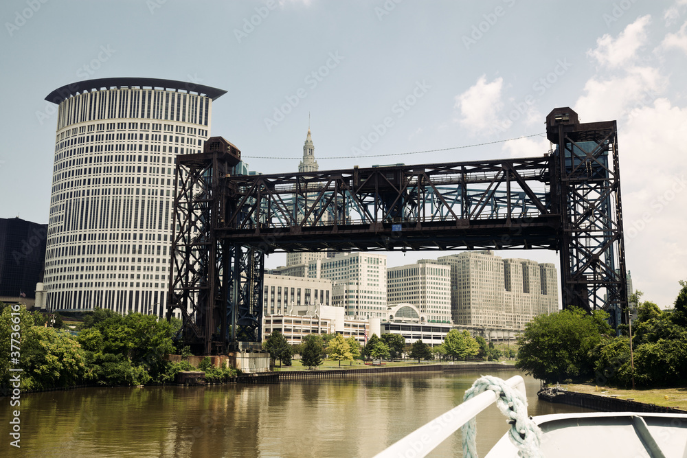 Obraz premium Cleveland seen from the boat