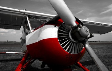 Papier peint photo Rouge, noir, blanc Avion de ligne au décollage  © Radoslaw Maciejewski