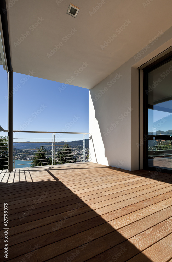 balcone di casa moderna