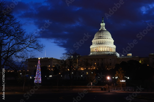 Washington DC - Capitol building and Christmas tree