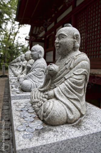 Sitting Buddha statues