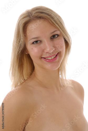 jeune femme blonde buste nu 11