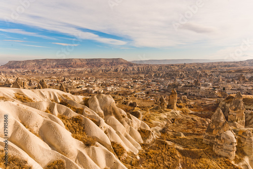 Photo Ancient tuff stone caves valley in Goreme Cappadocia Turkey