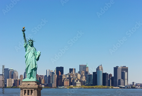 New York skyline with Statute of Liberty © johanelzenga