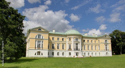 chateau en lettonie © Lotharingia