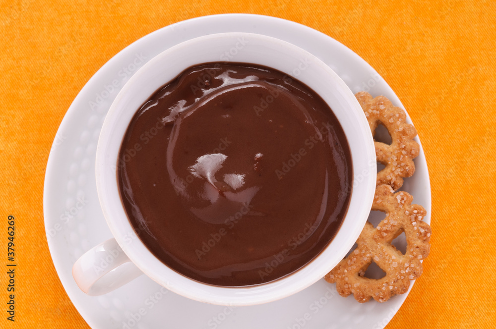 Cioccolata calda e biscotti