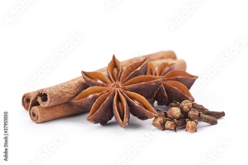 star anise, cinnamon and cloves