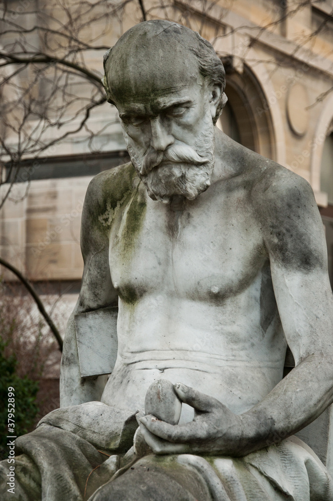 statue  jardin des plantes à Paris