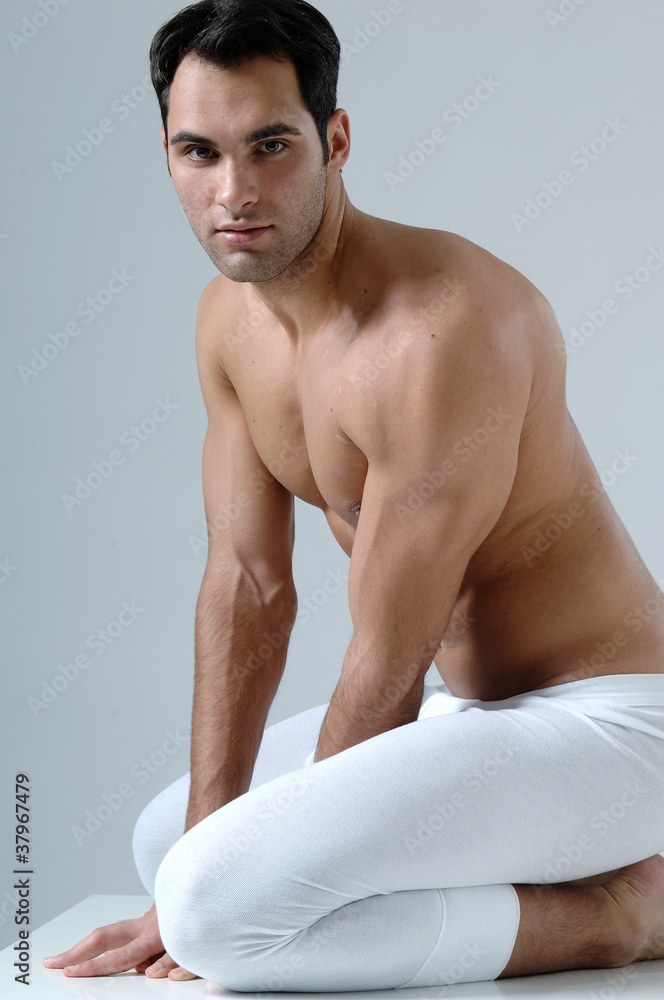 junger Mann in Unterwäsche Stock-Foto | Adobe Stock