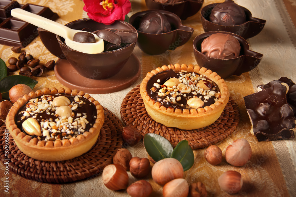 Tortine di cioccolata con nocciole Tortine di cioccolata con nocciole