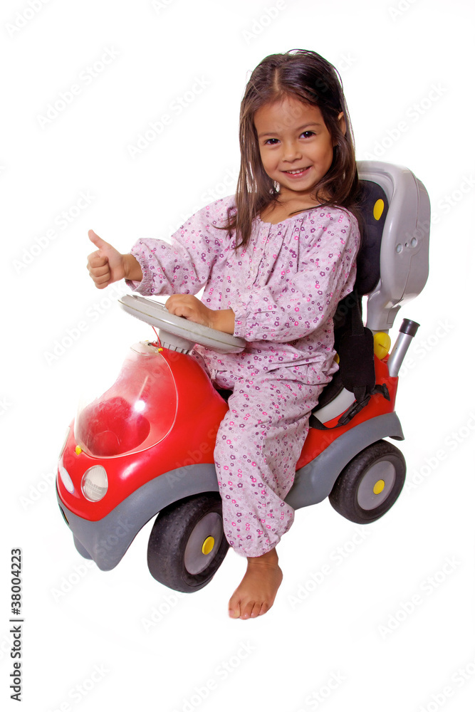 enfant lève le pouce, conduire une voiture c'est super enfant lève le pouce, conduire une voiture c'est super