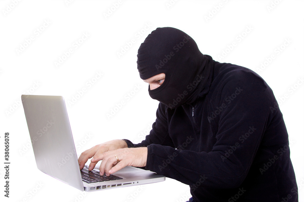 voleur pirate informatique vole des mots de passe sur internet voleur pirate informatique vole des mots de passe sur internet