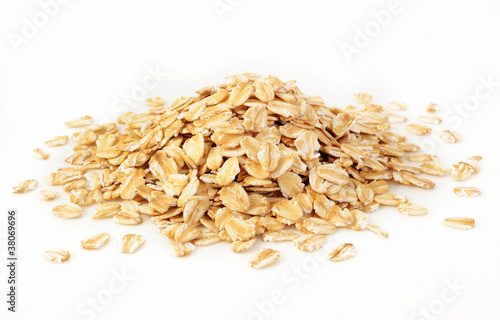 oats on white background