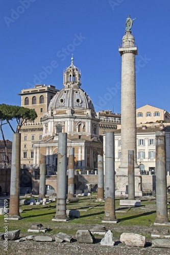 Foro Traiano - Colonne in granito grigio della navata centrale