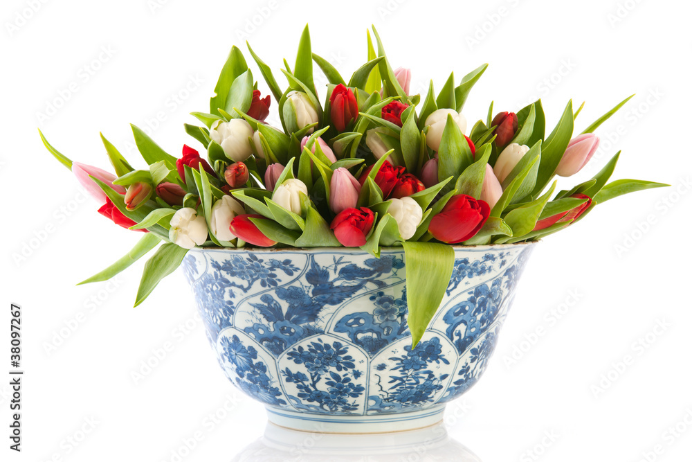 Fototapeta premium Antique Dutch bowl with tulips