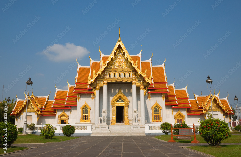 Naklejka premium Wat Benjamaborphit Bangkok Thailand