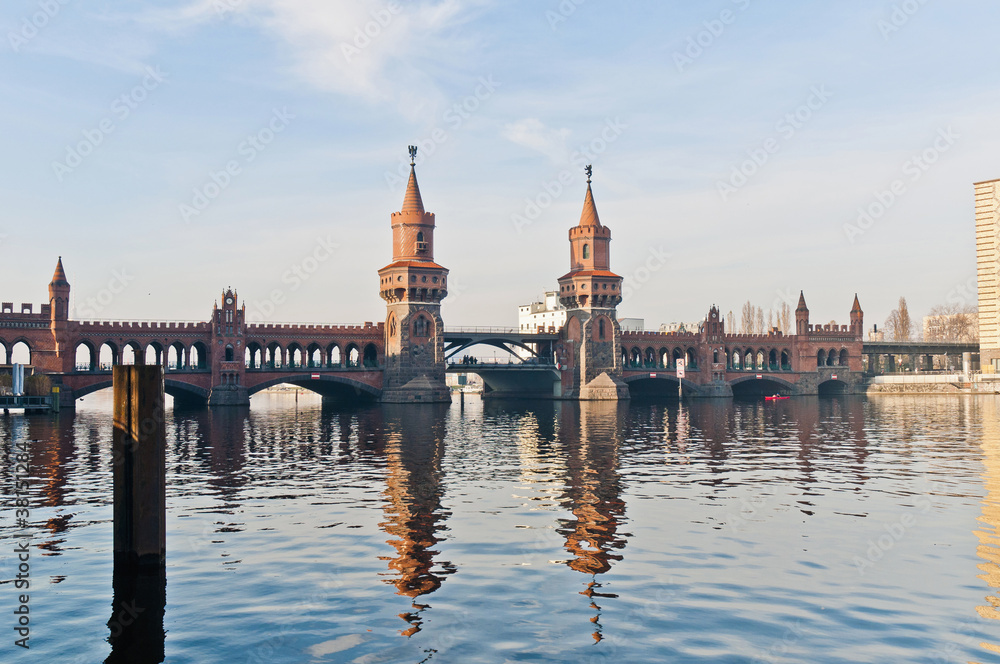 Fototapeta premium The Oberbaumbrucke bridge at Berlin, Germany