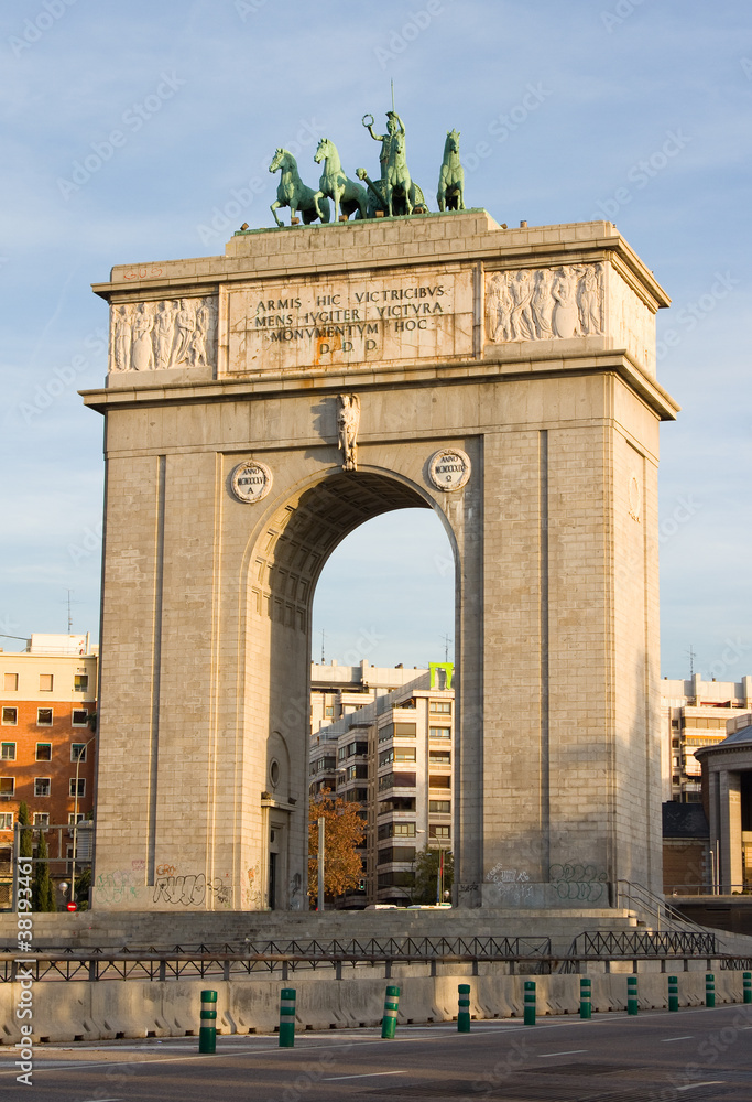 Fototapeta premium Trumphal Arch of Madrid