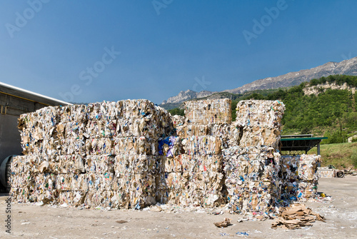 Recycling of waste paper