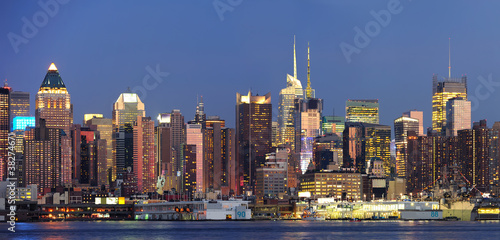 New York City Manhattan at dusk © rabbit75_fot