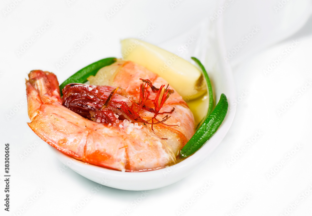 Riesengarnele auf Safran-Knoblauch Marinade Riesengarnele auf Safran-Knoblauch Marinade