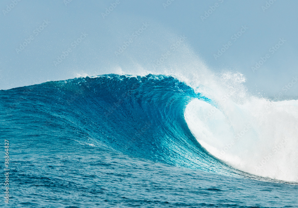 Naklejka premium Blue Ocean Wave