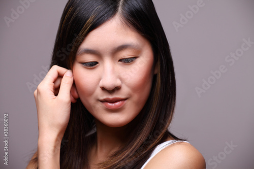 Fotografie junge schöne asiatin mit reiner haut