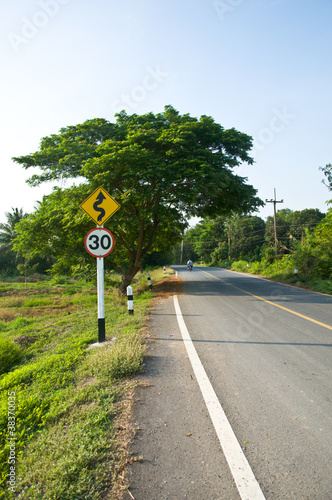 Curvy road sign