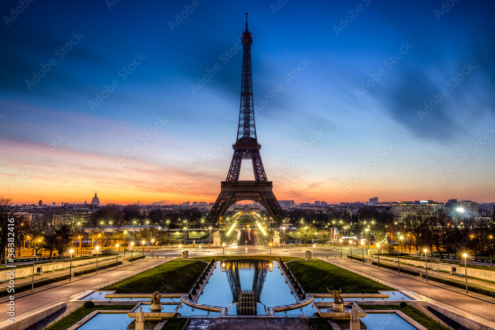 Obraz premium Wieża Eiffla Paryż Francja