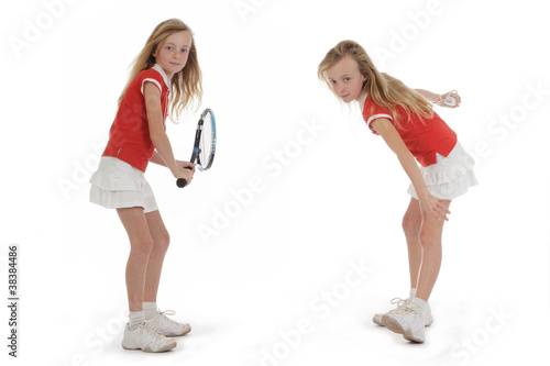 Foto fillette jouant avec console de jeu sport