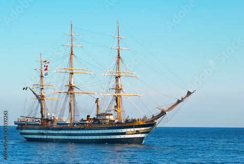 Sailing vessel photo
