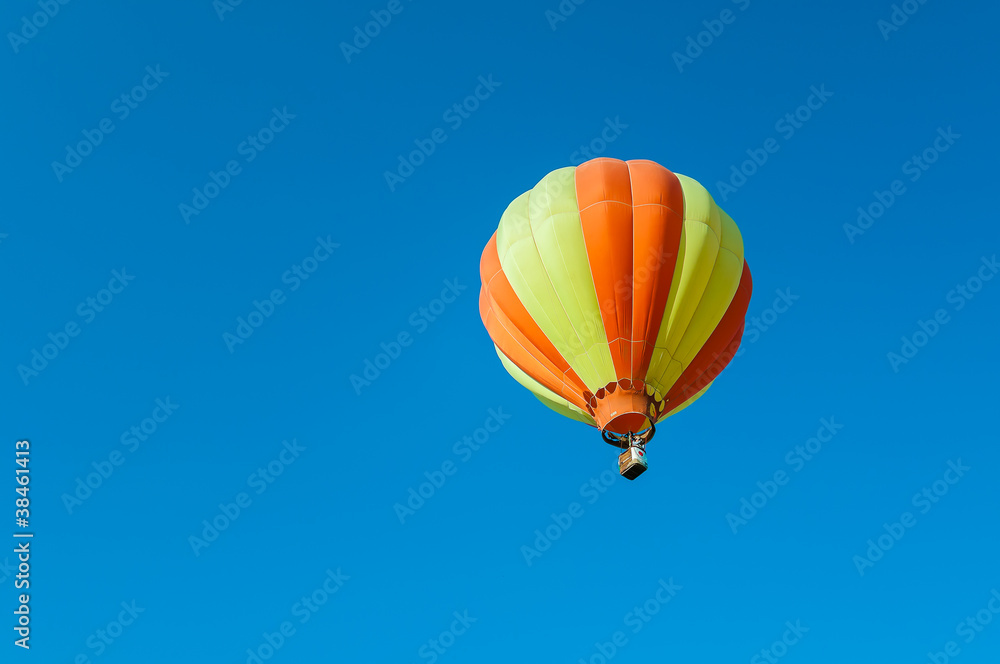 Naklejka premium Colorful fancy Balloon floating in the sky